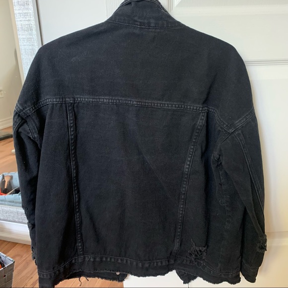 pretty little thing black denim jacket with rips - Picture 2 of 2